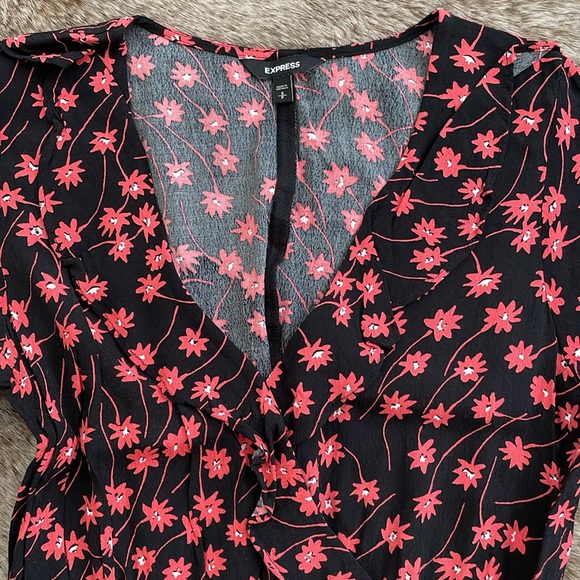 Express Floral Print Long Sleeve Ruffle Accent Mini Dress Size Small - Picture 2 of 10
